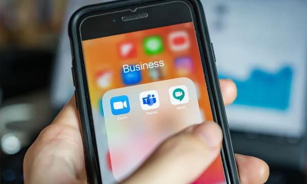 വര്‍ക്ക് ഹോമിനിടെയിലെ ബോസിന്റെ 'വിളി'യേറുന്നു..: രാത്രികളിലെ വീഡിയോ കോളുകള്‍ ലൈംഗീക പീഡനത്തിന്റെ പരിധിയില്‍
