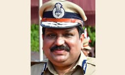 തച്ചങ്കരിക്കെതിരായ അനധികൃത സ്വത്ത് സമ്പാദനക്കേസില് അനേ്വഷണത്തിനു സ്റ്റേയില്ല