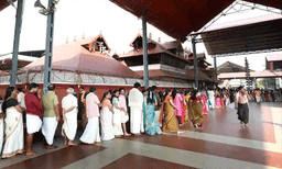 ഗുരുവായൂര്‍ ക്ഷേത്രത്തില്‍ നടന്ന വിവാഹത്തില്‍ കോവിഡ് ബാധിച്ച ബ്യൂട്ടീഷ്യന്‍ വധുവിനെ ഒരുക്കിയെന്ന് സന്ദേശം