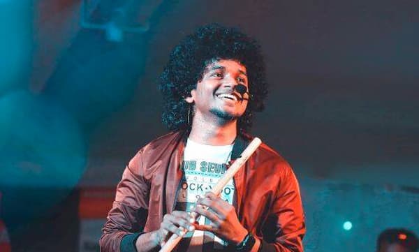 ഈ ഇരുപത്തിമൂന്നുകാരൻ ഉദ്ഘാടനം ചെയ്തത് ആയിരത്തി മുന്നൂറോളം പരിപാടികൾ, അനുനന്ദ് ക്യാമ്പസുകളുടെ ഹീറോയായത് ഇങ്ങനെ