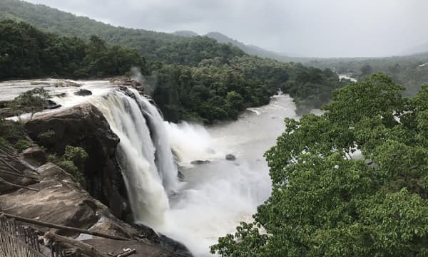 അതിരപ്പിള്ളി: ഒപ്പിട്ടതു മുഖ്യമന്ത്രി തന്നെ, ഇടത്‌ മുന്നണി അറിയാതെ രണ്ട്‌ മാസം മുമ്പ്‌ ഫയല്‍ നീങ്ങിയത് പിണറായിയുടെ അറിവോടെ, എന്‍.ഒ.സി പുറത്തിറക്കിയത്‌ ആരും അറിയേണ്ട കാര്യമില്ലെന്ന് സി.പി.ഐ.യ്ക്ക് മുഖ്യമന്ത്രിയുടെ മറുപടി