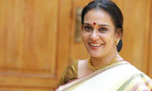 മക്കളുടെ വീഴ്ചകള്‍ക്കായി മാതാപിതാക്കളെ ചെളി വാരി എറിയുന്നവര്‍ ഉത്തരം പറയൂ...; മകന്‍ ചെയ്ത കുറ്റത്തിന് മാലാ പാര്‍വതിയെ ആക്ഷേപിക്കും മുന്‍പ് 