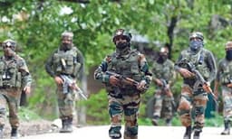 ഈ വര്‍ഷം പാകിസ്ഥാൻ 2000 ത്തിലേറെ തവണ വെടിനിർത്തൽ കരാർ ലംഘിച്ചു: സേനാവൃത്തങ്ങൾ