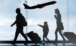 'ഫുഡ് പാക്കറ്റ് കാത്ത് വറ്റി വരണ്ട കണ്ണുകളുമായി മുഖത്തോട് മുഖം നോക്കി കാത്തിരിക്കുന്നവര്‍, പണിയും കൂലിയും നഷ്ടപ്പെട്ട ടിക്കറ്റിന് പോയിട്ട് അരിക്ക് കാശില്ലാത്തപ്പോഴും വിമാനം കിനാവ് കാണുന്ന ഏറ്റവും സാധാരണക്കാരായ പ്രവാസികള്‍'