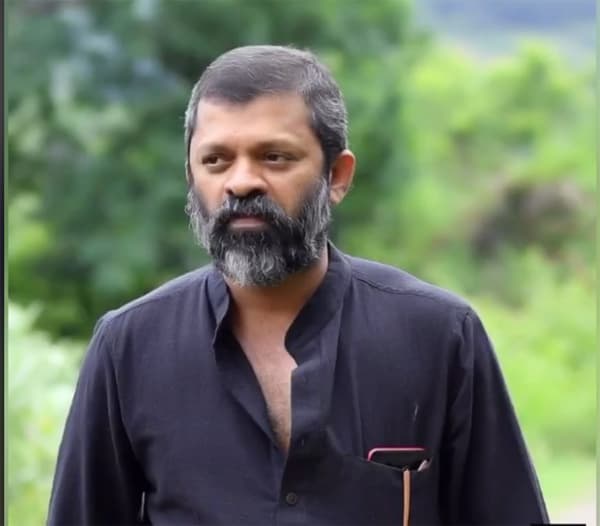 താളംപോയി തപ്പും പോയി ഇന്നു രാവിന്‍ ചാമ്പലടിഞ്ഞു... അവസാനചിത്രത്തിലെ ഗാനംപോലെ സച്ചി