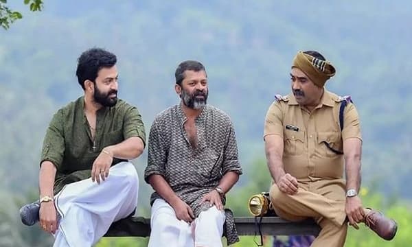 ‘എഴുത്തും സിനിമകളും മാത്രമായിരുന്നില്ല സച്ചിയും വിസ്മയമായിരുന്നു’ ; ഓര്‍മ്മകളില്‍ മിഴി നനഞ്ഞ് അയ്യപ്പനും കോശിയും സിനിമയിലെ ഡ്രൈവര്‍ കുമാരന്‍