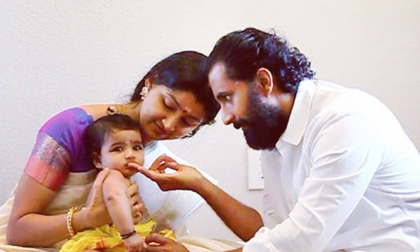 എന്റെ രാജകുമാരിയുടെ ചോറൂൺ; മകളുടെ ചിത്രങ്ങളുമായി ദിവ്യ ഉണ്ണി