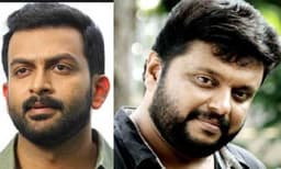 'വാരിയം കുന്നത് അഹമ്മദ് ഹാജി ധീരയോദ്ധാവ് തന്നെ...ആണത്തമുളള യോദ്ധാവ്...പേടിതൊണ്ടന്മാര്,കുരുപൊട്ടി കുരച്ച് കൊണ്ടിരിക്കും'