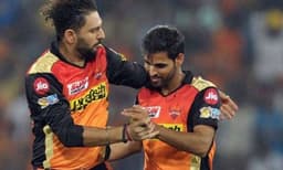 ഈ കൂട്ടത്തിൽ കാമുകിയായി നിങ്ങൾക്ക് ആരെ ​വേണമെന്ന് യുവരാജ് ; ഭുവനേശ്വര്‍ കുമാറിനെ മതിയെന്ന് ആരാധകര്‍