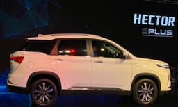 ഹെക്ടര്‍ പ്ലസ് പുതിയ കളര്‍ ഓപ്ഷനില്‍ ഡീലര്‍ഷിപ്പില്‍; ചിത്രങ്ങള്‍ പുറത്ത് 