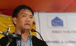 ചൈന അതിര്‍ത്തി അല്ല , ഇത് ഇന്ത്യ - തിബത്ത് അതിര്‍ത്തി ; അരുണാചല്‍ മുഖ്യമന്ത്രിയുടെ ട്വീറ്റിന് പ്രശംസ