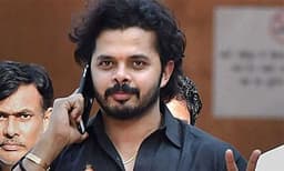 പലതവണ ജീവനൊടുക്കാന്‍ ശ്രമിച്ചു, കറന്റ് ബില്ലടയ്ക്കാന്‍ വരെ കഷ്ടപ്പെട്ടു...; തിരിച്ചു വരവിന് തയ്യാറെടുക്കുന്ന ശ്രീശാന്തിന്റെ വെളിപ്പെടുത്തലുകള്‍