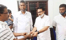 ഹജ്ജിനായി സ്വരുക്കൂട്ടിയ പണം നാട്ടിലെത്താന്‍ പ്രവാസികള്‍ക്കായി നല്‍കി സഹോദരന്മാര്‍
