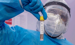 സംസ്ഥാനത്തെ ആദ്യ പ്ലാസ്മ തെറാപ്പി വിജയം; സൈനുദ്ദീന്‍ ജീവിതത്തിലേക്ക് മടങ്ങിയെത്തിയത് വിനീത് നല്‍കിയ പ്ലാസ്മയിലൂടെ 