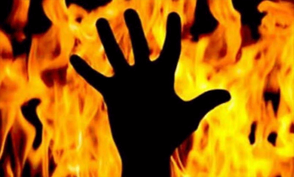 ചിക്കന്‍ ബിരിയാണി വാങ്ങി നല്‍കിയില്ല; ഭര്‍ത്താവിനോട് പിണങ്ങി ഭാര്യ തീകൊളുത്തി മരിച്ചു
