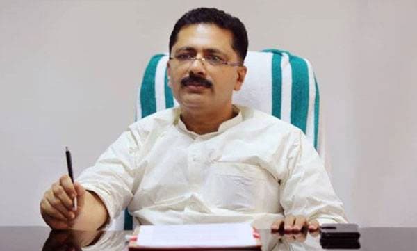 പൊന്നാനിയില്‍ അടുത്ത മാസം ആറു വരെ ട്രിപ്പിള്‍ ലോക്ഡൗണ്‍, 1500 പേര്‍ക്ക് കൊവിഡ് പരിശോധന; തിരു.ദേവസ്വം ബോര്‍ഡില്‍ നിയന്ത്രണം തുടരും