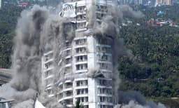 സി.പി.എം. നേതാവായതിനാല്‍  സര്‍ക്കാരിനു മൗനം; മരട് ഫ്‌ളാറ്റ് കേസില്‍ അന്വേഷണം കഴിഞ്ഞിട്ടും മുന്‍ പഞ്ചായത്ത് പ്രസിഡന്റ് ദേവസിയെ പ്രതിചേര്‍ക്കാനാകാതെ ക്രൈംബ്രാഞ്ച് 