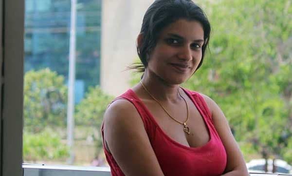 മോശമായ കമന്റ്‌സ് പണ്ടും ഇപ്പോഴും വരുന്നുണ്ട്, ഞാനത് ശ്രദ്ധിക്കാറില്ല; രശ്മി ആര്‍ നായര്‍ പറയുന്നു