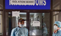 ആദ്യ പരിശോധനാഫലം നെഗറ്റീവായാല്‍ ഡിസ്ചാര്‍ജ് ; കോവിഡ് പ്രോട്ടോകോളില്‍ മാറ്റംവരുത്തി സംസ്ഥാന സര്‍ക്കാര്‍