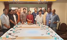 കോവിഡ് പ്രോട്ടോക്കോൾ ലംഘനം; 'അമ്മ'യുടെ യോഗം നിർത്തി പോലീസ്