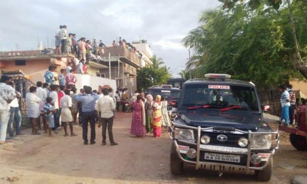 പ്രണയവിവാഹം പകയിലെത്തി: വധുവിന്റെ ബന്ധുക്കള്‍ വരന്റെ അഞ്ച് കുടുംബാംഗങ്ങളെ കൊലപ്പെടുത്തി