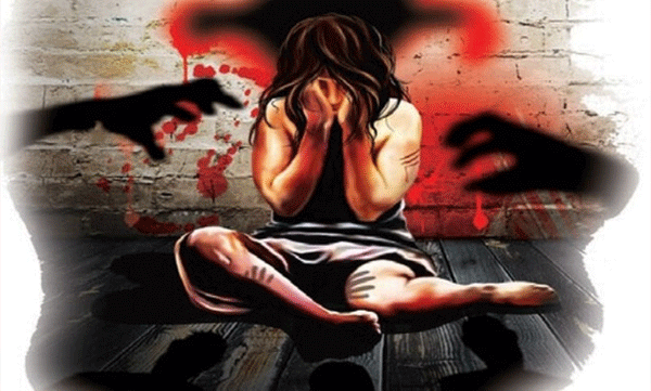 14കാരി സ്‌കൂളില്‍ മരിച്ച സംഭവം; പീഡനമെന്ന് വീട്ടുകാര്‍; അനുവാദമില്ലാതെ മൃതദേഹം സംസ്‌ക്കരിച്ചുവെന്ന് ബന്ധുക്കള്‍