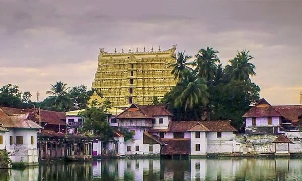 വിലമതിക്കാനാകാത്ത നിധിയുള്ളപ്പോഴും ചെലവുകൾക്ക് ബുദ്ധിമുട്ടി ശ്രീപത്മനാഭ സ്വാമി ക്ഷേത്രം