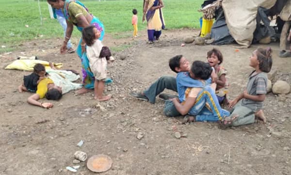 മക്കള്‍ പട്ടിണിയാകും, കൃഷി നശിപ്പിക്കരുതെന്ന് യാചിച്ചിട്ടും അവര്‍ കേട്ടില്ല, വിഷം കുടിച്ചു മരിക്കുക അല്ലാതെ വേറെ വഴിയില്ലായിരുന്നു' ; ദളിത് കുടുംബം