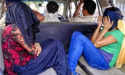 വിദേശ വനിതകളെ ഉള്‍പ്പെടുത്തി പെണ്‍വാണിഭം, ഇടപാടുകാരെ കണ്ടെത്തിയിരുന്നത് വാട്‌സ്ആപ്പ് വഴി, പിടിയിലായത് വിദേശ വനിതകള്‍