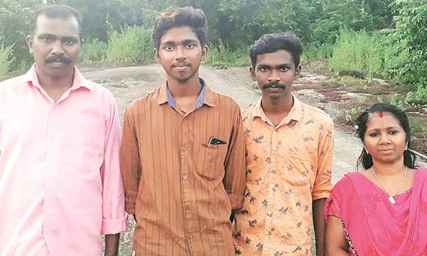 സിബിഎസ്‌സി പരീക്ഷയില്‍ വിനായകന്‍ 500 ല്‍ 493 മാര്‍ക്ക് നേടി ടോപ്പറായി ; ദളിത് കോളനിയിലെ കൂലിപ്പണിക്കാരന്റെ മകനെ പ്രധാനമന്തി വിളിച്ചു