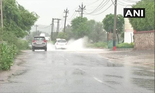 Low pressure forming in Bay of Bengal hints an August floods ? 