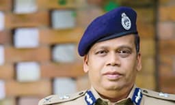 പോലീസ് ഉദ്യോഗസ്ഥരുടെ മാനസിക സംഘര്‍ഷം കുറയ്ക്കാന്‍ വെബിനാറുകള്‍ സംഘടിപ്പിക്കും ; ഡിജിപി