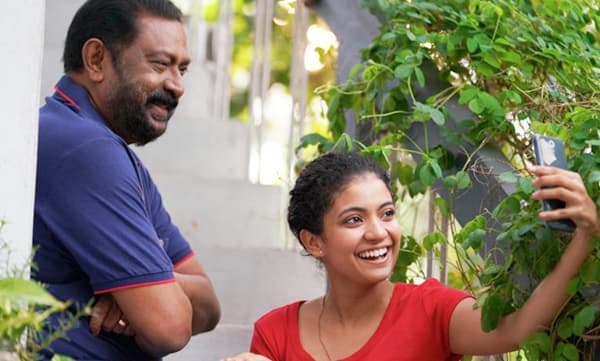 'ഹെലന്‍' ബോളിവുഡിലേക്ക് റീമേക്ക് ചെയ്യാന്‍ ബോണി കപൂര്‍; ടൈറ്റില്‍ റോളില്‍ ജാന്‍വി കപൂര്‍
