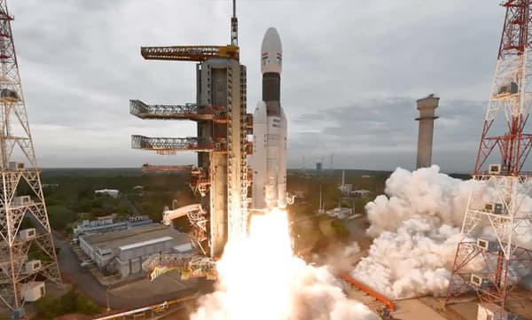 ചന്ദ്രയാന്‍-2 റോവര്‍ ചന്ദ്രോപരിതലത്തില്‍ സഞ്ചരിച്ചുവെന്ന് കണ്ടെത്തല്‍