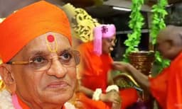 ഭക്തര്ക്ക് വായില് നിന്നും പ്രസാദമെടുത്ത് നല്കിയിരുന്ന സ്വാമി കൊവിഡ് ബാധിച്ച് മരിച്ചു; പ്രസാദം സ്വീകരിച്ച ആയിരത്തോളംപേര് ഞെട്ടലില്...!