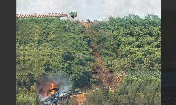 അന്ന് പിളര്‍ന്ന ഭാഗത്ത് കൂടി വിമാനത്തില്‍ നിന്ന് ആകെ രക്ഷപ്പെട്ടത് ഏഴ് പേര്‍ ; ഇന്നലെ കരിപ്പൂരിലും ആവര്‍ത്തിച്ചത് 2010 ല്‍ മംഗലാപുരത്ത് ഉണ്ടായതിന് സമാനമായ ദുരന്തം
