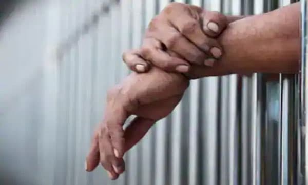 ഒന്നര വര്‍ഷം മുന്‍പ് കാണാതായ യുവതിയെ 'കൊലപ്പെടുത്തിയ' പിതാവും സഹോദരനും ജയിലില്‍; കാമുകനൊപ്പം ഒളിച്ചോടിയ യുവതിയെ കണ്ടെത്തിയത് കുടുംബാംഗങ്ങള്‍