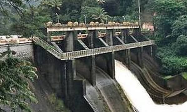 എതു നിമിഷവും തുറക്കാമെന്ന് കെഎസ്ഇബി ; എട്ടു ഡാമുകളില്‍ മുന്നറിയിപ്പ്, തീരത്തുള്ളവര്‍ക്ക് റെഡ് അലേര്‍ട്ട്