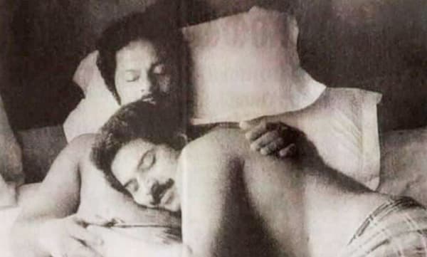ലാലു അലക്സിന്റെ നെഞ്ചിൽ കിടന്നുറങ്ങുന്ന മമ്മൂട്ടി: സോഷ്യൽ മീഡിയയിൽ വെെറലായി ചിത്രം