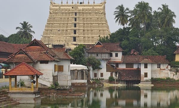 ശ്രീപത്മനാഭ സ്വാമി ക്ഷേത്രഭരണം ; ക്ഷേത്രം ട്രസ്റ്റി രാമവര്‍മ സത്യവാങ്മൂലം നല്‍കി