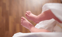 നിത്യചെലവിനുള്ള പണം കണ്ടെത്താനായില്ല; യുവതി കുഞ്ഞിനെ അയല്‍വാസിക്ക് 45,000 രൂപയ്ക്ക് വിറ്റു
