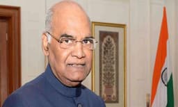 കോവിഡിനെതിരെ പോരാടുന്ന ആരോഗ്യ പ്രവര്‍ത്തകരോട് രാജ്യം കടപ്പെട്ടിരിക്കുന്നുവെന്ന് സ്വാതന്ത്ര്യദിന സന്ദേശത്തില്‍ രാഷ്ട്രപതി