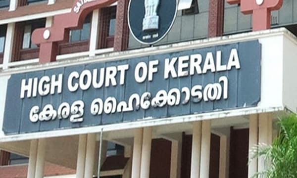 തലവരിപ്പണം തിരിച്ചു നല്‍കിയാല്‍ അഴിമതി ഇല്ലാതാകില്ല ; കാരക്കോണം മെഡിക്കല്‍ കോളജ് കോഴ വിവാദത്തില്‍ ഹൈക്കോടതിയുടെ വിമര്‍ശനം; എന്തുകൊണ്ട് പ്രതികളെ അറസ്റ്റ് ചെയ്തില്ല? 