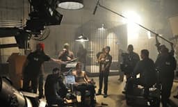 മാസ്‌ക് ധരിച്ചും സാമൂഹ്യ അകലം പാലിച്ചും സിനിമാ, സീരിയല്‍ ചിത്രീകരണം പുനരാരംഭിക്കാന്‍ അനുമതി