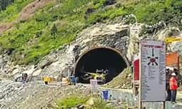 'അടല്‍തുരങ്കം' പൂര്‍ത്തിയാകുന്നു, അടുത്ത മാസം തുറക്കും ; സമുദ്ര നിരപ്പില്‍ നിന്നും 3000 മീറ്റര്‍ ഉയരത്തില്‍ 8.8 കി.മീ ദൈര്‍ഘ്യമുള്ള പാത മല തുരന്ന് 