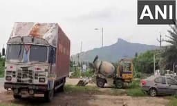 രണ്ടു കോടി വിലവരുന്ന സ്മാര്‍ട് ഫോണുകളുമായി മുംബൈയിലേക്കു പോയ വാഹനം കൊള്ളയടിക്കപ്പെട്ടു