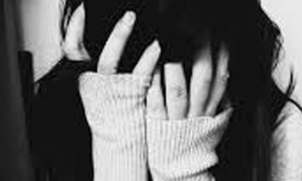 15 കാരിയെ മയക്കുമരുന്ന് കുത്തിവെച്ചൂം കൂട്ടബലാത്സംഗവും വേശ്യാവൃത്തിയും ; ഒടുവില്‍ ഇറങ്ങിയോടി പോലീസ് സ്റ്റേഷനില്‍ ചെന്നുകയറി രക്ഷപ്പെട്ടു