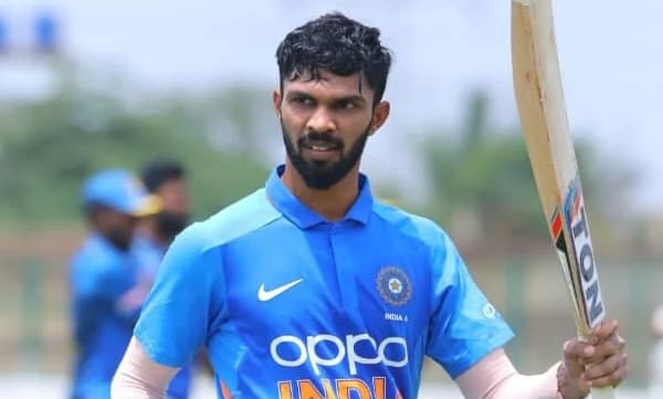 പ്രതിസന്ധിയിലായി ചെന്നൈ സൂപ്പർ കിങ്സ് ; ദീപക് ചാഹറിന് പിന്നാലെ റുതുരാജിനും കോവിഡ്