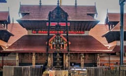 ഗുരുവായൂര്‍ അമ്പലത്തില്‍ ഭക്തര്‍ക്ക് പ്രവേശനം ; ബുക്കിങ്ങ് ഓണ്‍ലൈന്‍ വഴി 