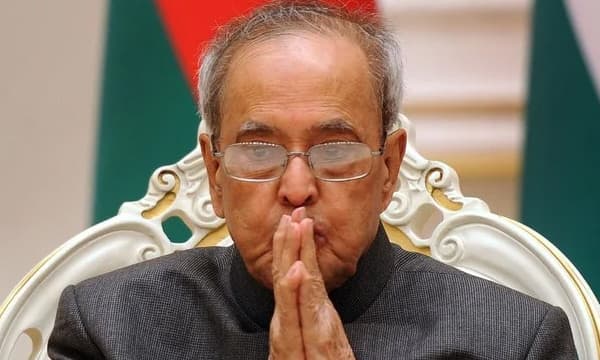 ''ഒരു ദയയുമില്ലാത്തതിന്റെ'' ആ റെക്കോഡും പ്രണബ് മുഖര്‍ജിക്ക് ; അഞ്ചു വര്‍ഷത്തിനിടയില്‍ മുന്നില്‍ വന്നത് 35 ദയാഹര്‍ജികള്‍ ; 31 എണ്ണവും തള്ളി...!!